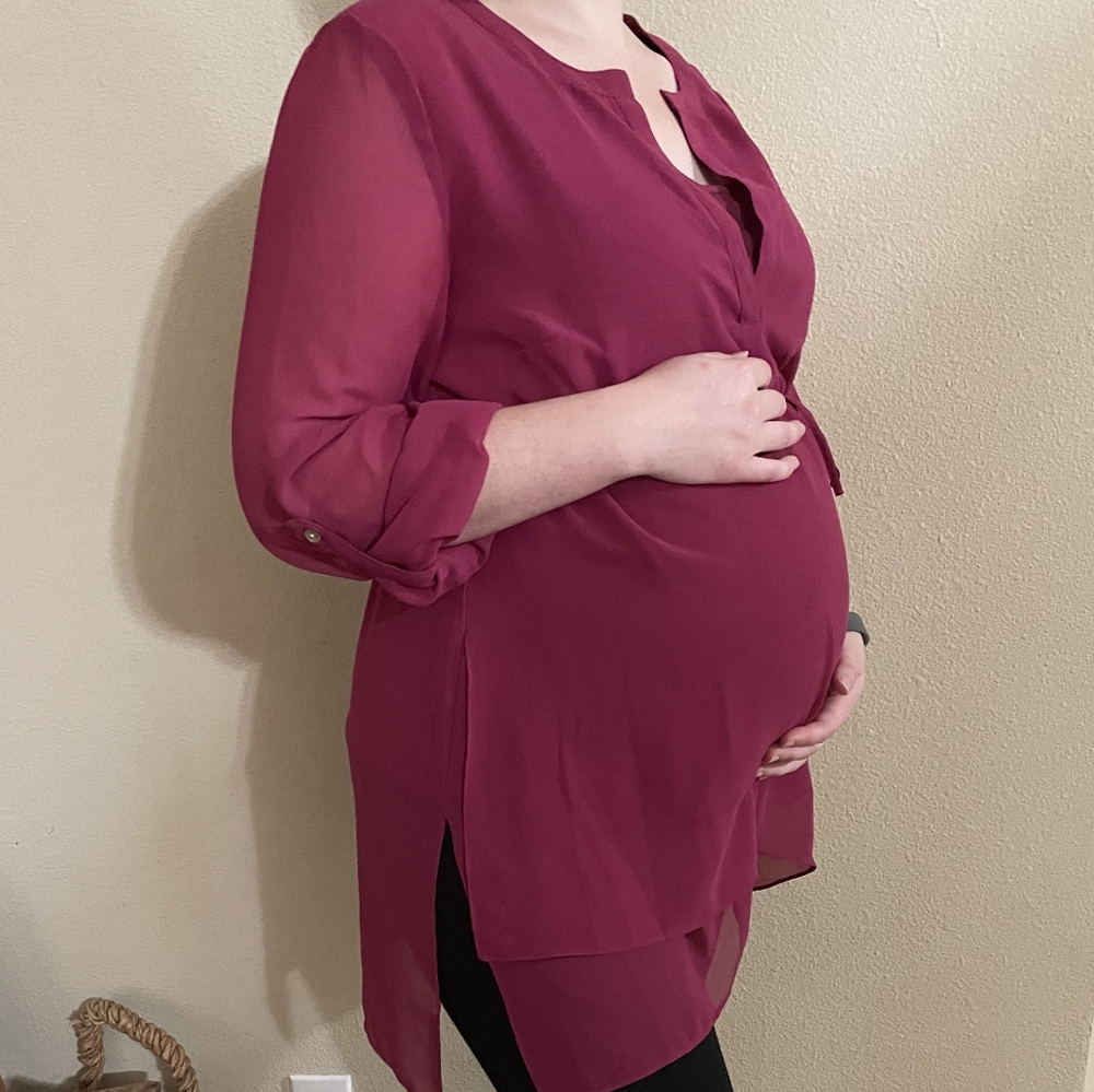 Jessica Simpson Burgundy Purple Maternity Blouse Tunic M